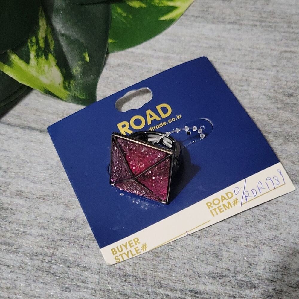 Road Trade Co Black Metal Pink Stone Pyramid Elastic Ring NEW